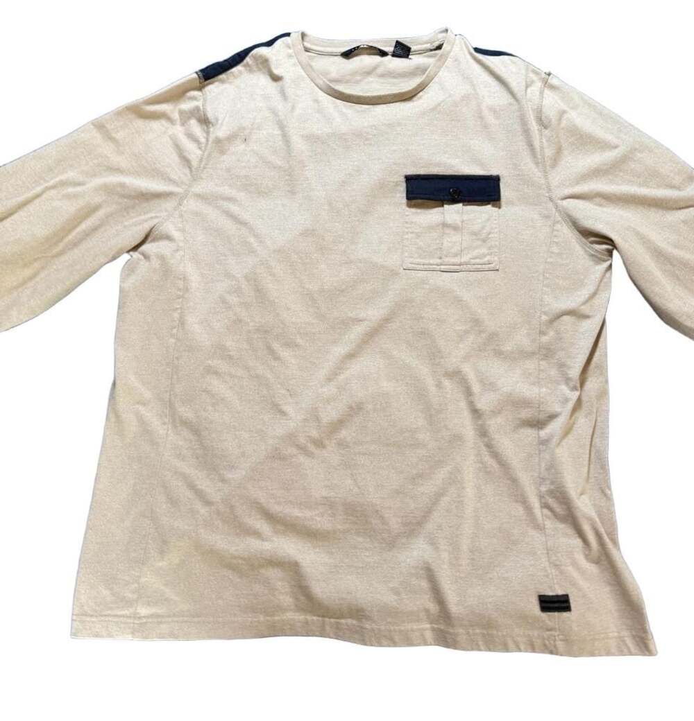 Sean John Men's Long Sleeve Crew Neck T-Shirt with Contrast Pocket